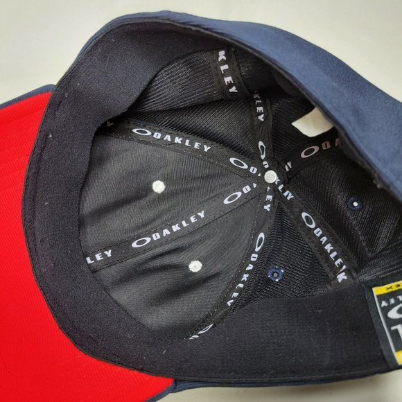 Oakley Black Fitted Hat Flex Lg-XL American Flag Raised Logo White Blue USA - Picture 6 of 7